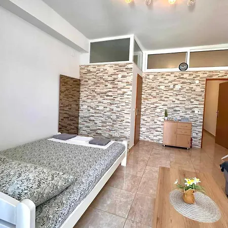 Asi Guest house